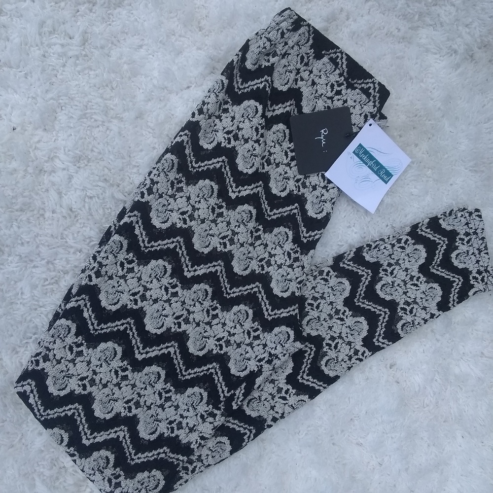 black and white lace leggings in women